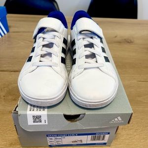 Adidas sneakers / kids / white (military pattern stripes) / US11 / like new